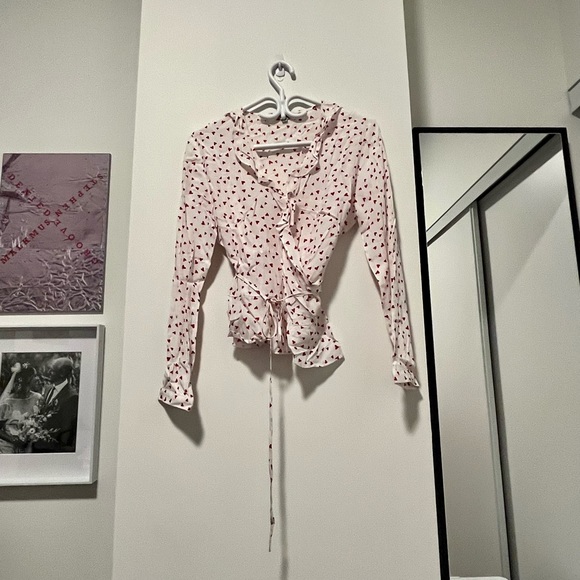 RAILS
Simone Heart-Print Long-Sleeve Ruffle Wrap Blouse - Picture 4 of 9